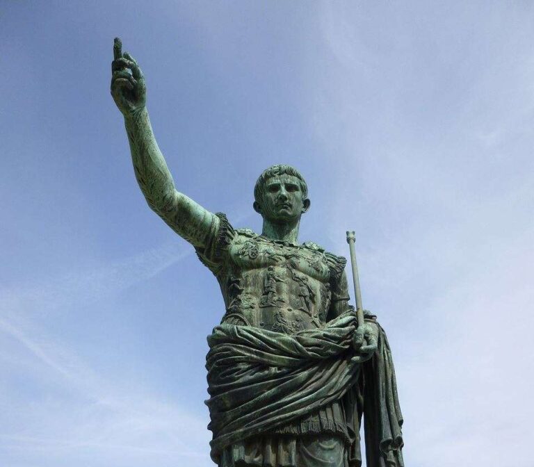 8 leadership lessons you can learn from Julius Caesar